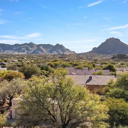 The Debonair Derby By Paseohomesaz With Heated Pool